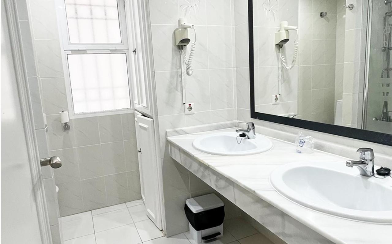 Apartament Rancho B Miraflores Малага Екстериор снимка